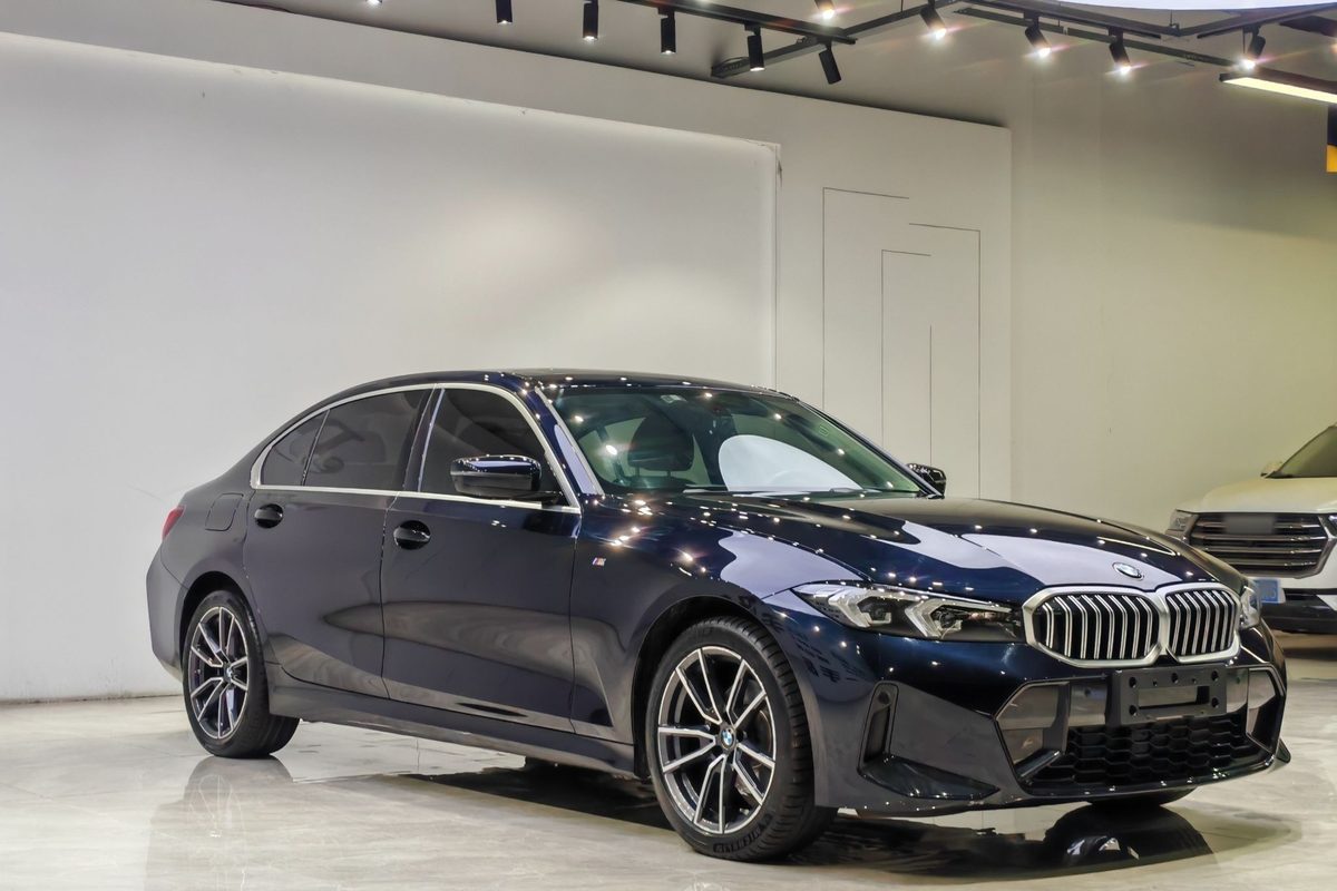 BMW 320Li vs 320i: чем отличается китайская версия