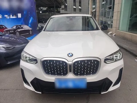 BMW X4 G02 после рестайлинга, белый, вид спереди