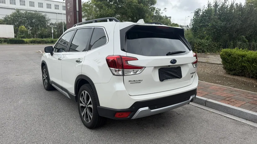 Subaru Forester из Китая сзади — цены по годам и поколениям
