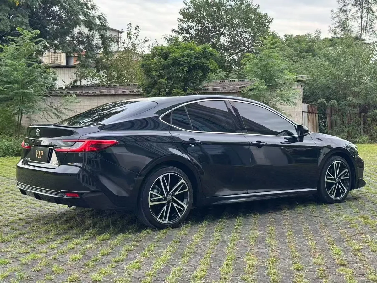 Тойота Камри 80 из Китая в профиль — сравнение с Авалоном